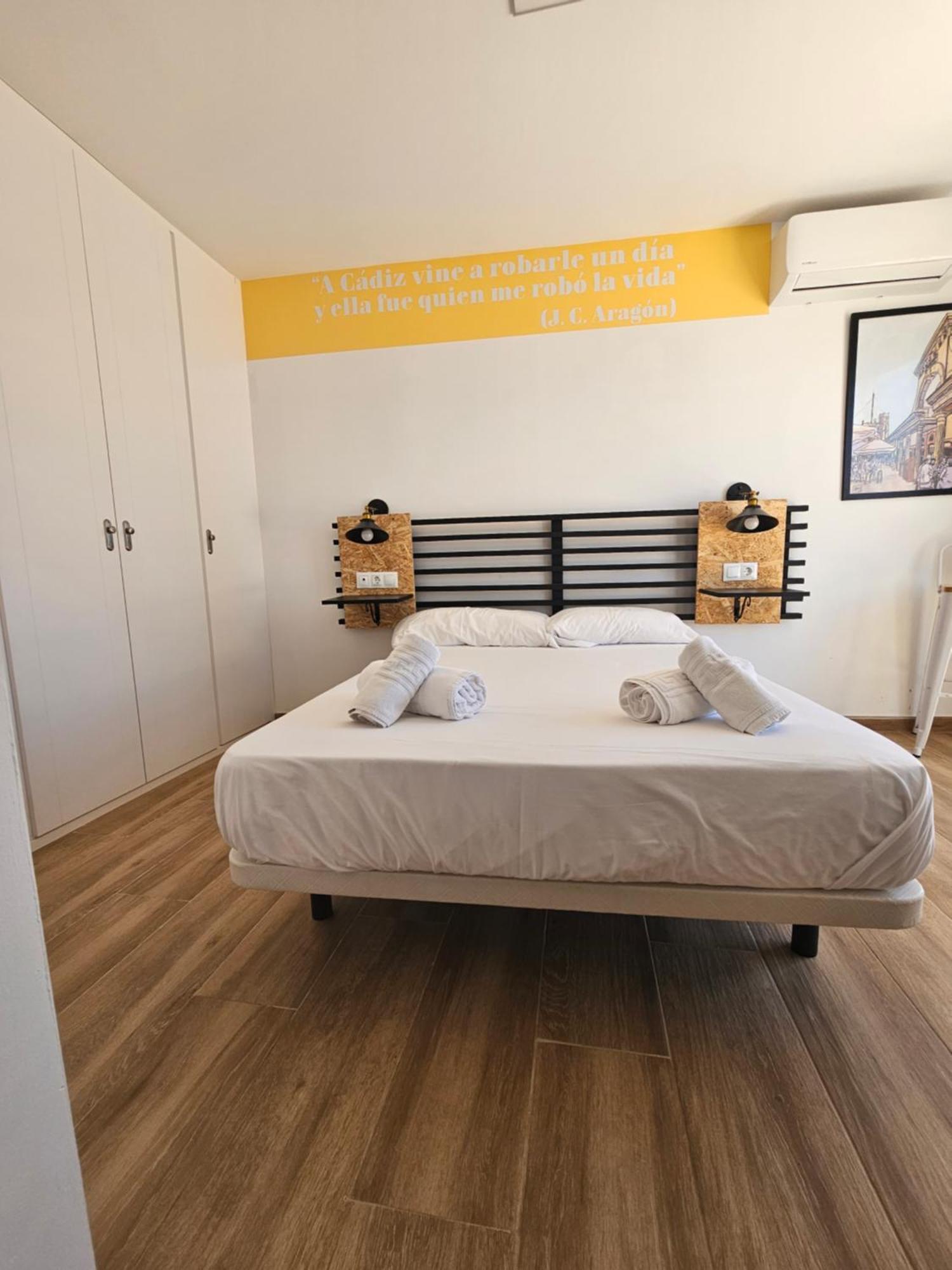 Planeta Cadiz Apartaments מראה חיצוני תמונה
